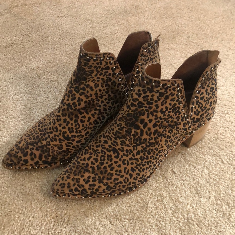 Dolce Vita Leopard Print Booties - Picture 1 of 14